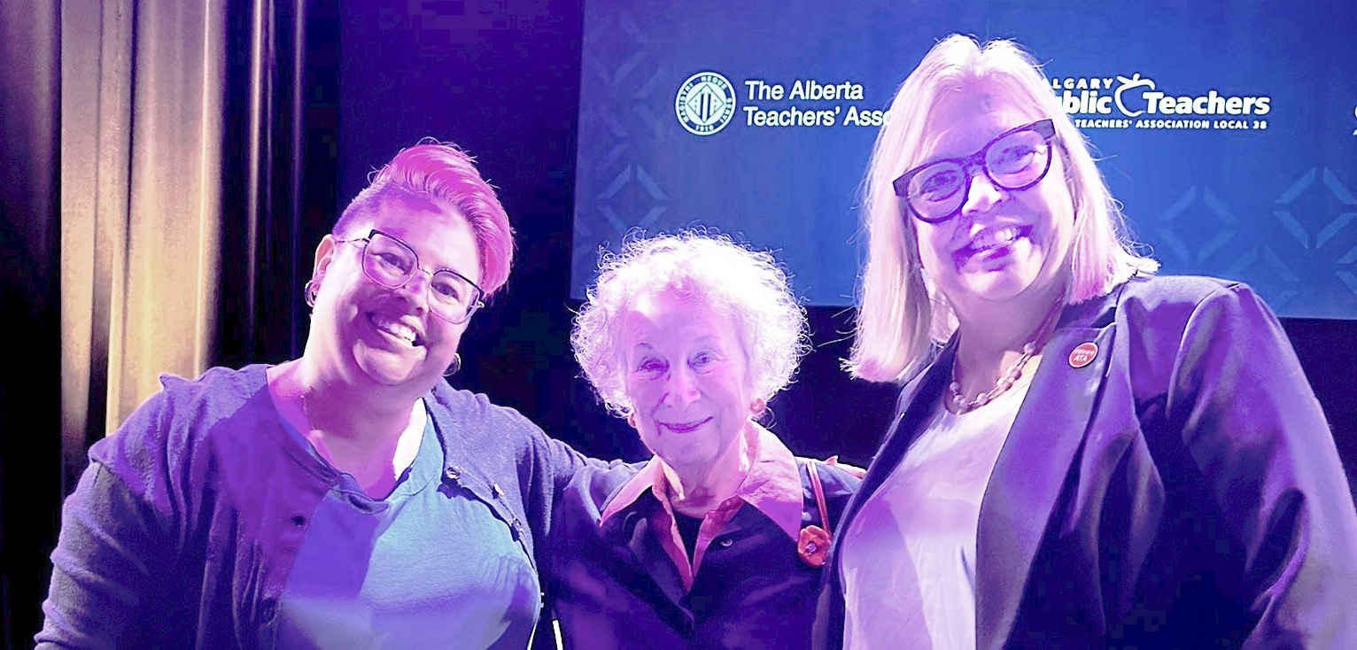 Margaret Atwood posing with Local members