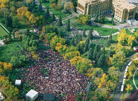 Ariel photo of teachers rally in 1997