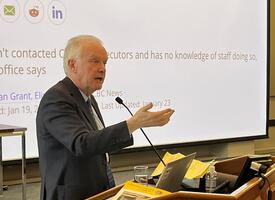 Political affairs columnist Graham Thomson addresses attendees of the ATA’s Political Engagement Seminar on Mar. 4. 