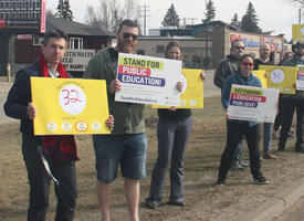 Teachers in Red Deer demonstrate their concern over large class sizes