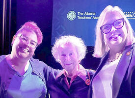 Margaret Atwood posing with Local members