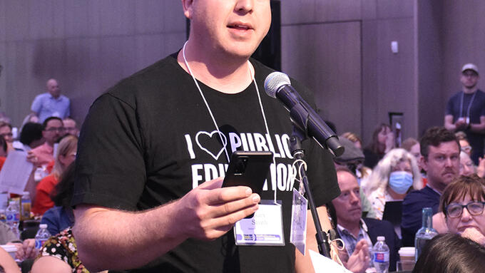 Gary Smith speaks at the ARA