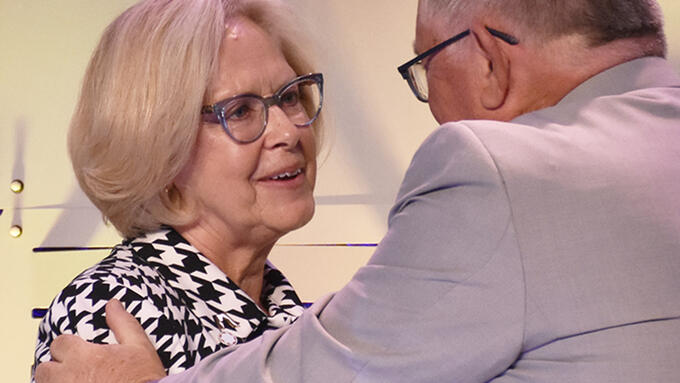 Jacquie Skytt accepts her award