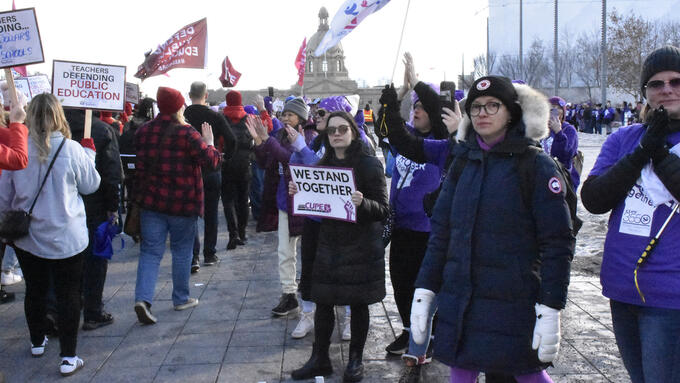 Rally for educational support workers at Alberta Legislature 