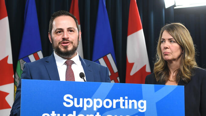 Minister Nicolaides and Premier Smith